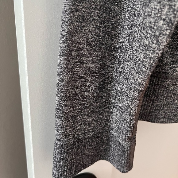 Lululemon. Large. Long sleeve. - Picture 2 of 3